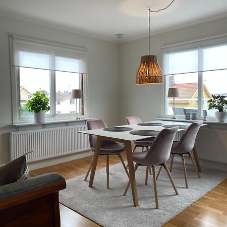 Annies Hus - Very Nice 2 Bedroom Apt Top Floor Strömstad Esterno foto